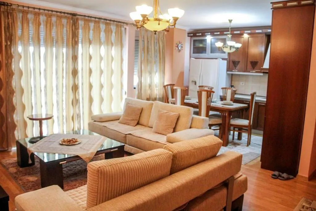 Gino'S Apartments Korce