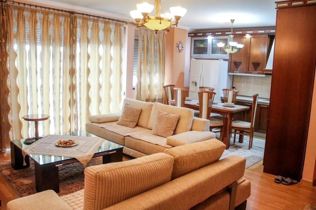Gino'S Apartments Korce
